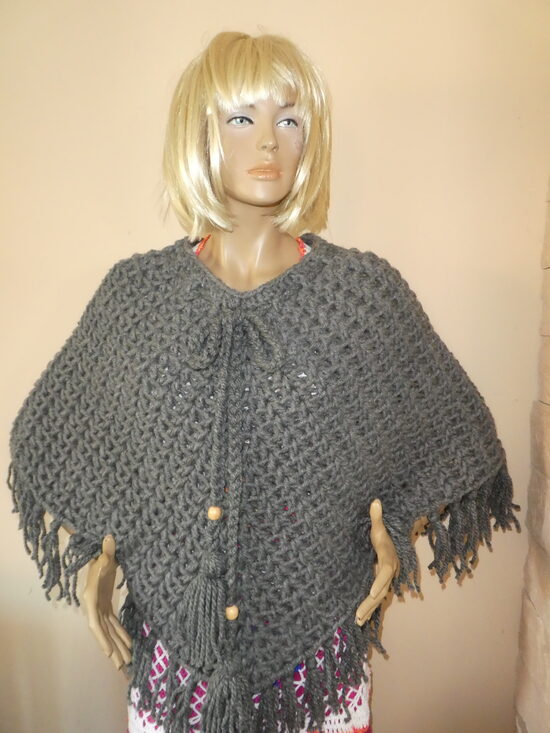 horgolt szürke poncsó (1115)