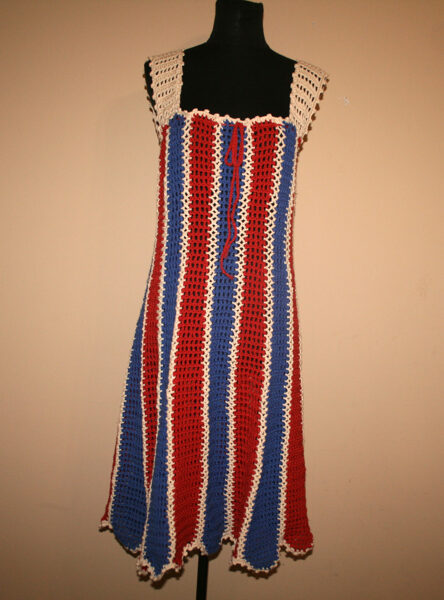 horgolt csíkos ruha térdig érő (0648)